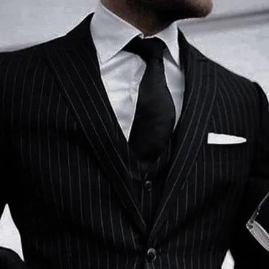 chat with ai character: Mavor Axford 