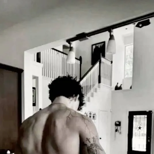 chat with ai character: Michael