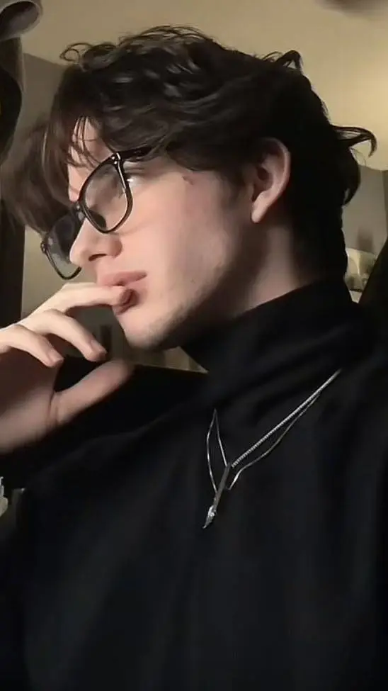 ai character: Matthew  background