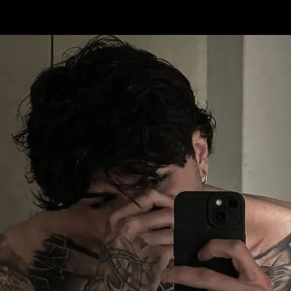 chat with ai character: Travis Harris 