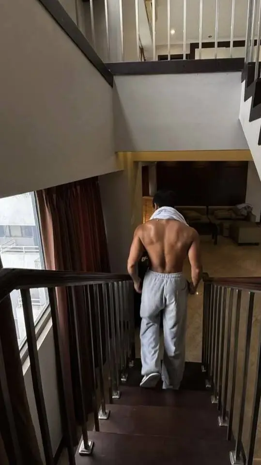 ai character: Dmitrij Bojar background