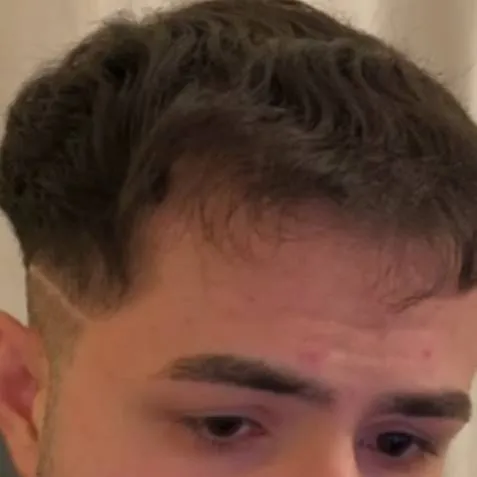 chat with ai character: sxzxr