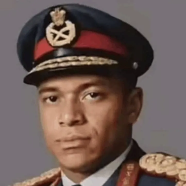 chat with ai character: Dictador Mbappe