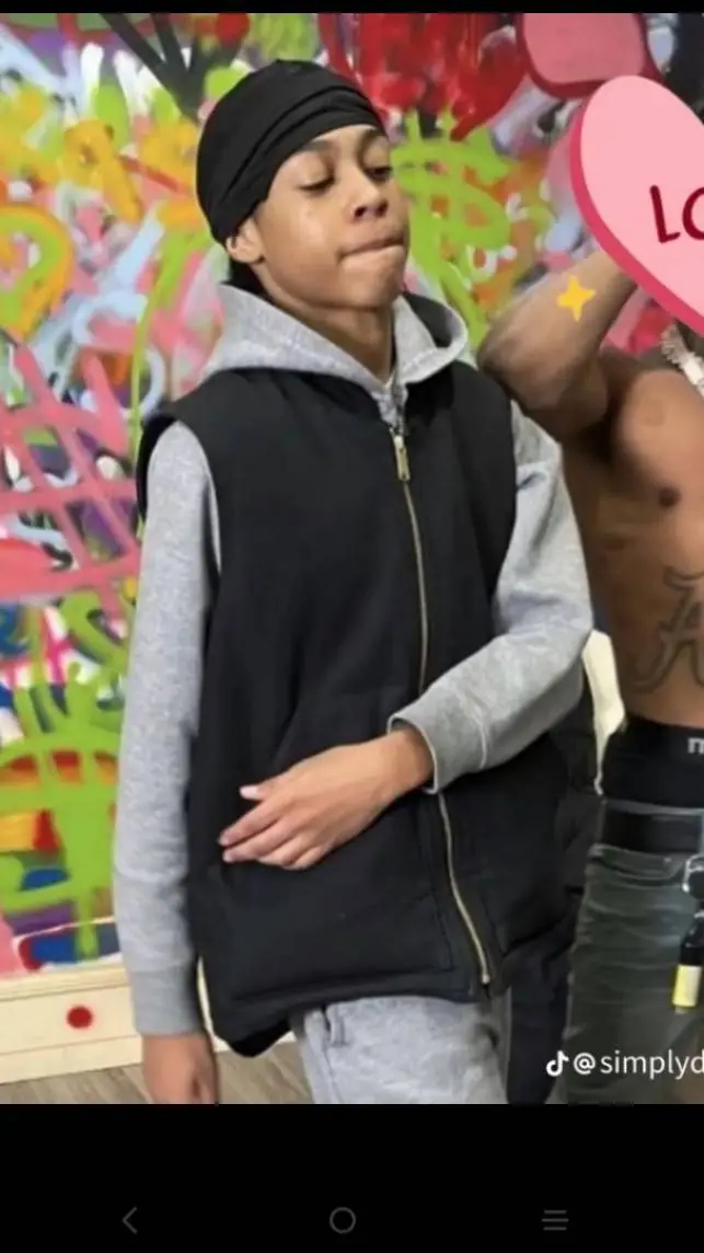 ai character: Notti Osama 🇩🇴👌😝 background