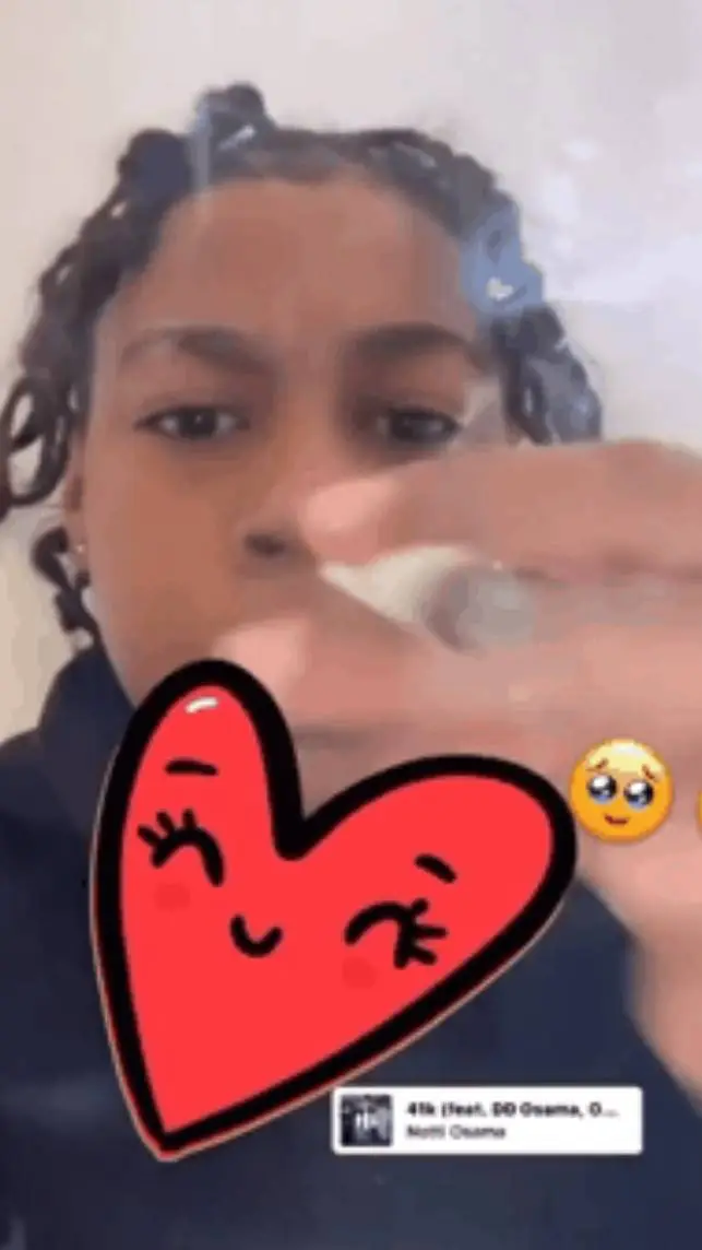 ai character: Notti  background