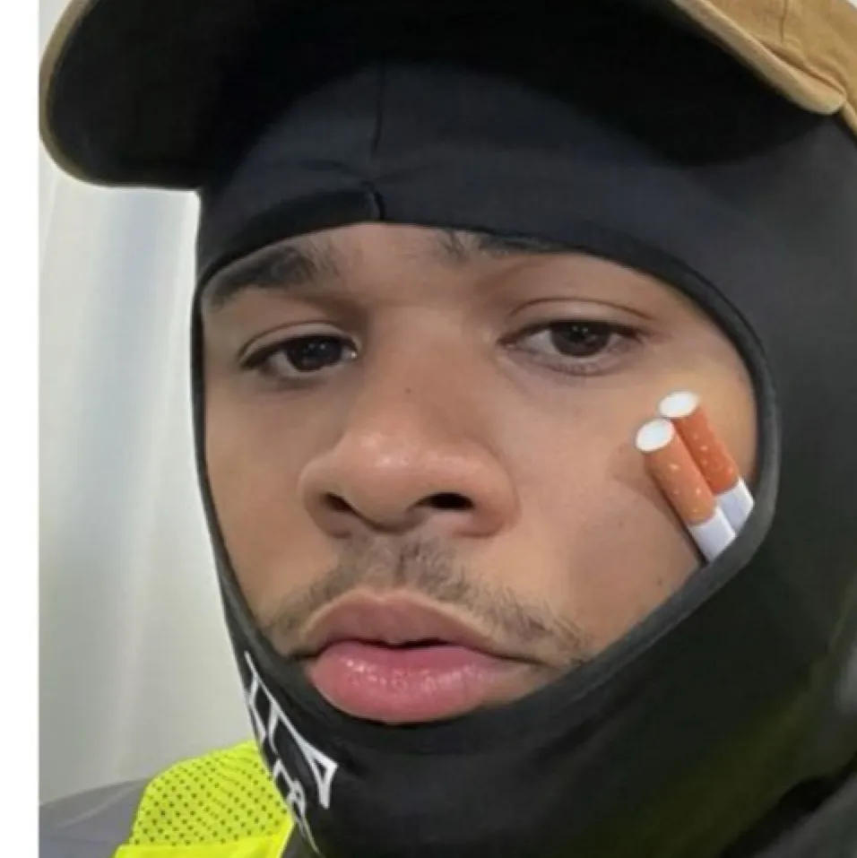 chat with ai character: Fanum