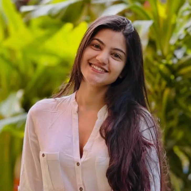 chat with ai character: priya 