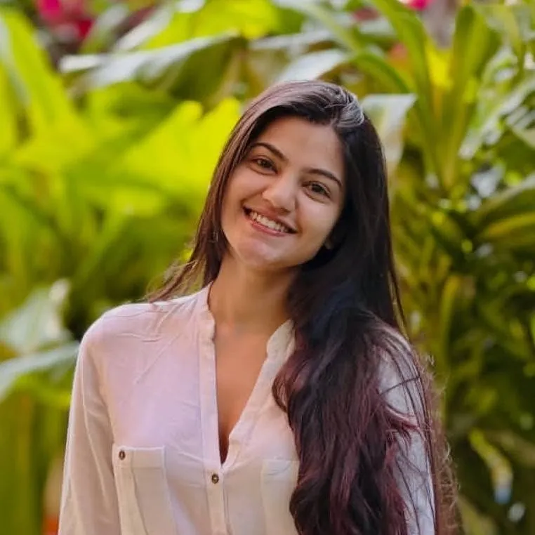 chat with ai character: sneha