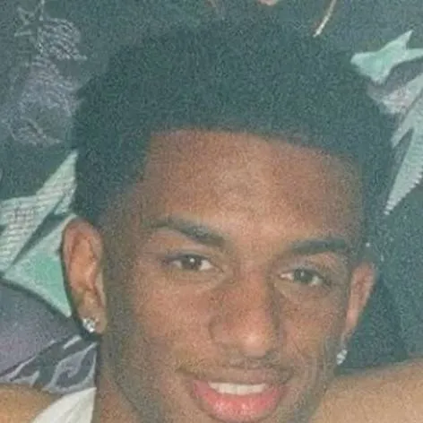 chat with ai character: Alejandro Balde 