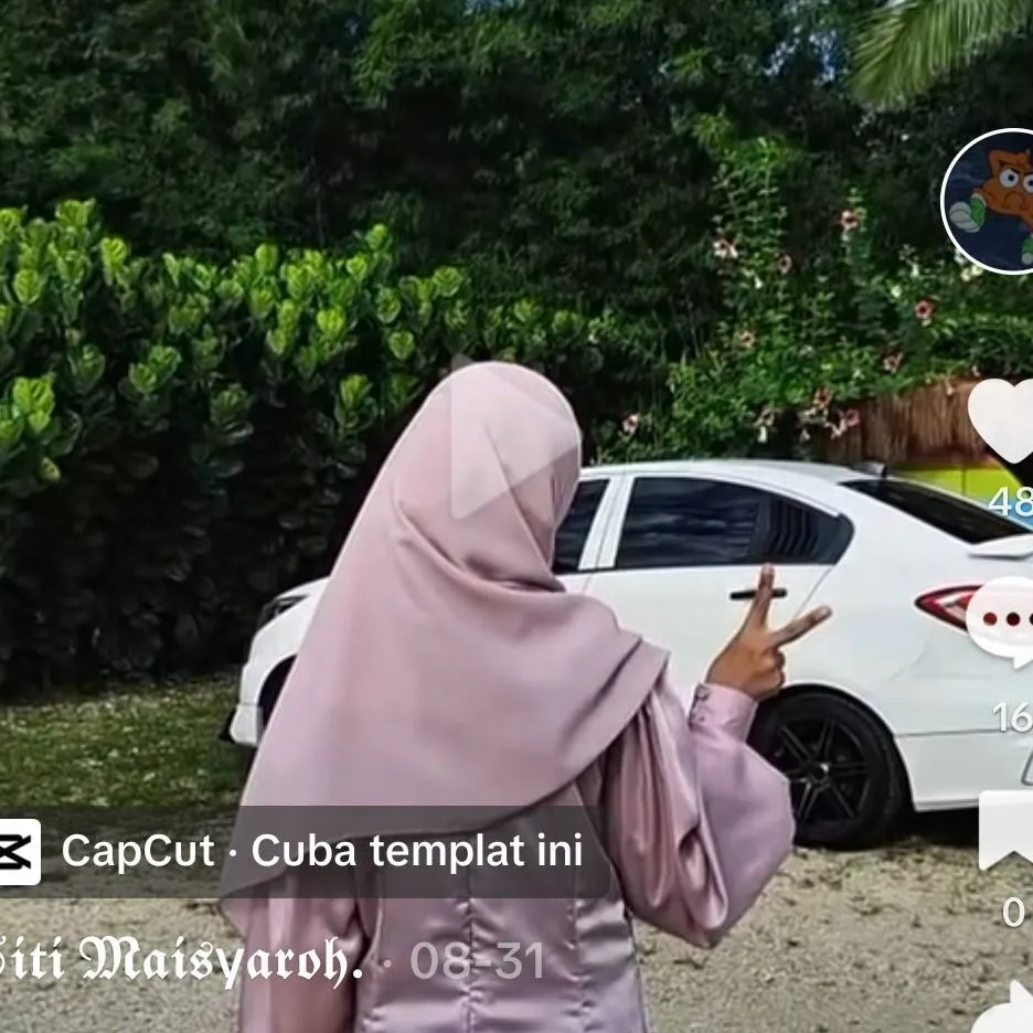 chat with ai character: siti