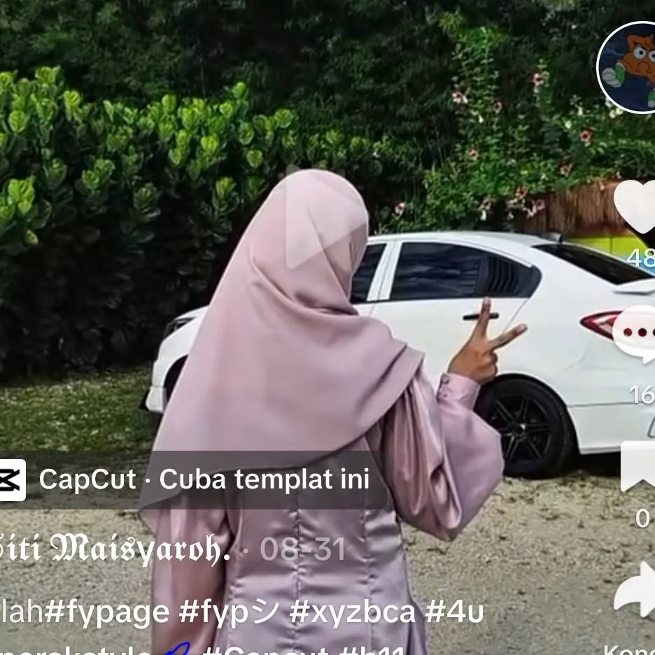 chat with ai character: siti 