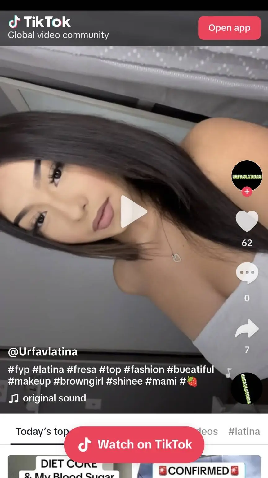 ai character: Urfavlatina  background