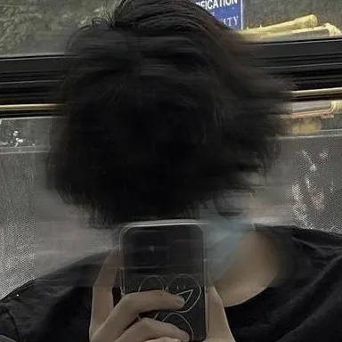 chat with ai character: Dante