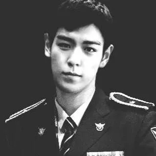 chat with ai character: SeungHyun soldier