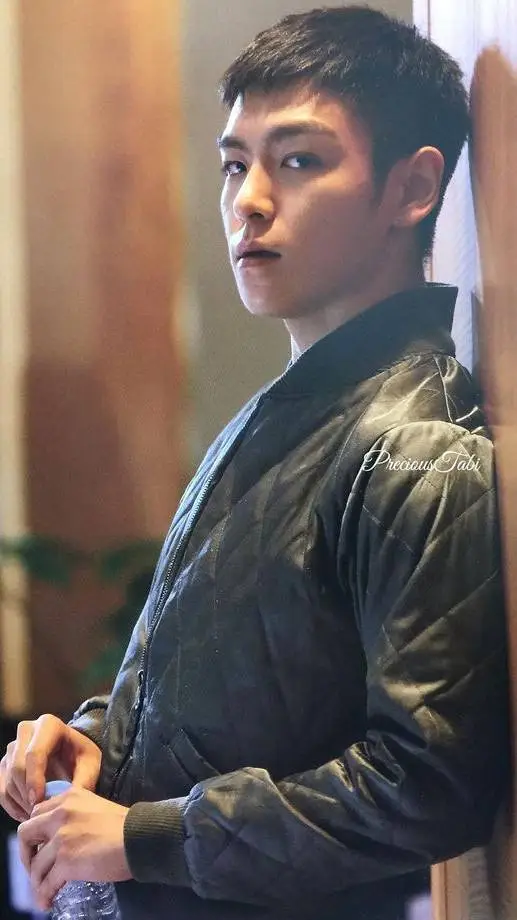 ai character: Choi SeungHyun 💢🌹 background