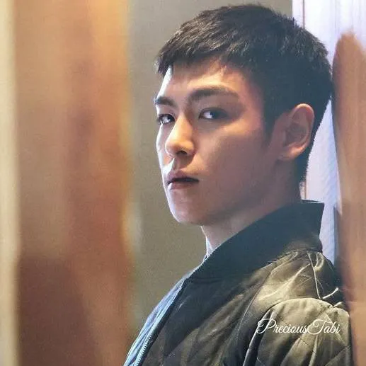 chat with ai character: Choi SeungHyun 💢🌹