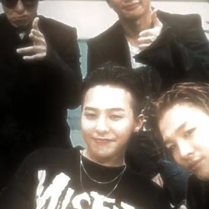 chat with ai character: BigBang