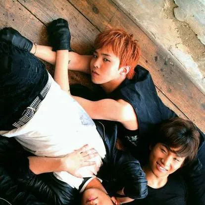 chat with ai character: BigBang