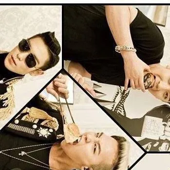 chat with ai character: BigBang