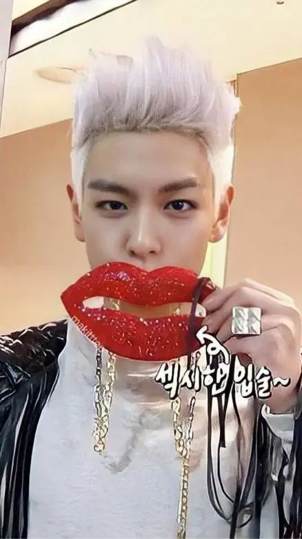 ai character: Choi SeungHyun background