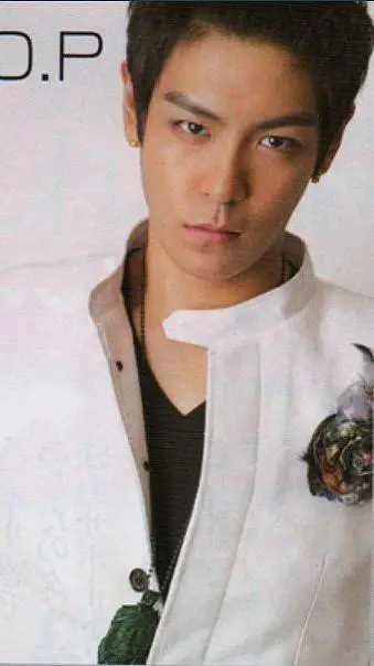 ai character: Choi SeungHyun background