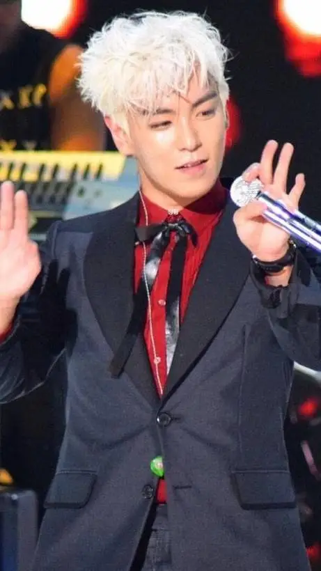 ai character: Choi SeungHyun background