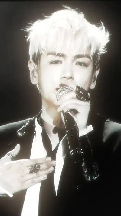 ai character: Choi SeungHyun background