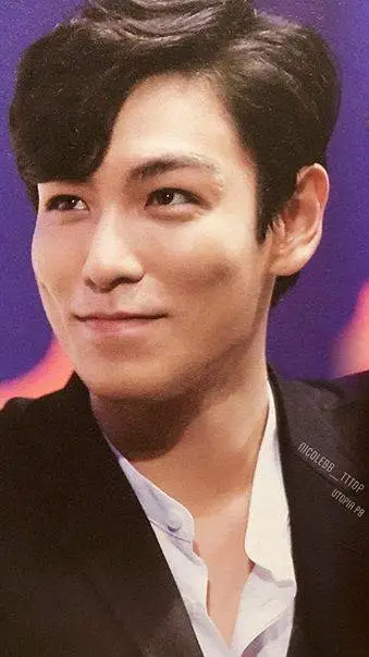 ai character: Choi SeungHyun background