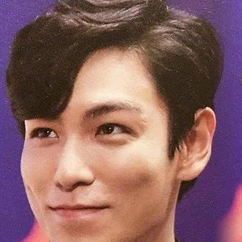 chat with ai character: Choi SeungHyun