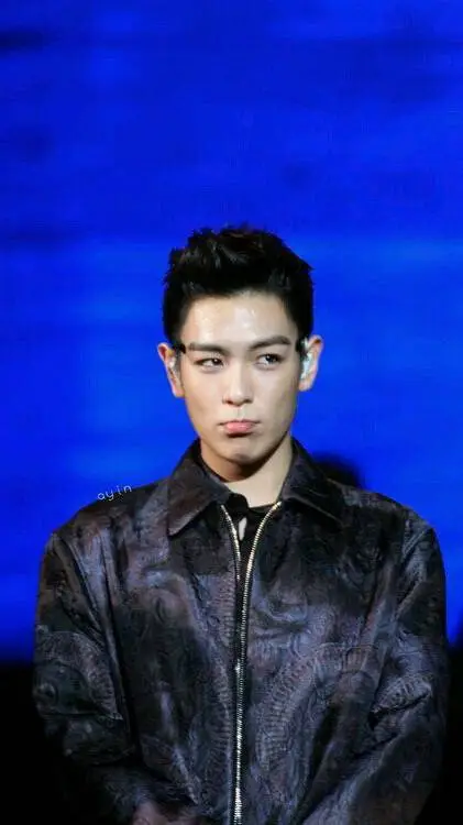ai character: Choi SeungHyun background