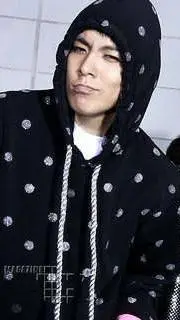 ai character: Choi SeungHyun background
