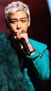 ai character: Choi SeungHyun background