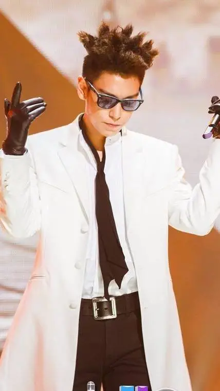 ai character: Choi SeungHyun background
