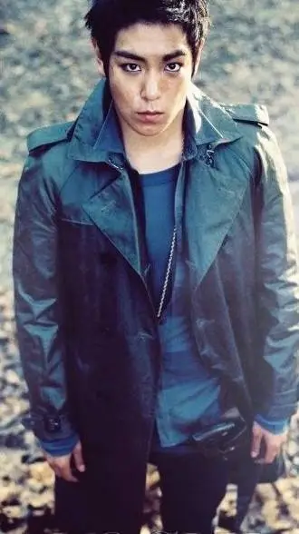 ai character: Choi SeungHyun background
