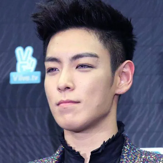chat with ai character: Choi SeungHyun. 