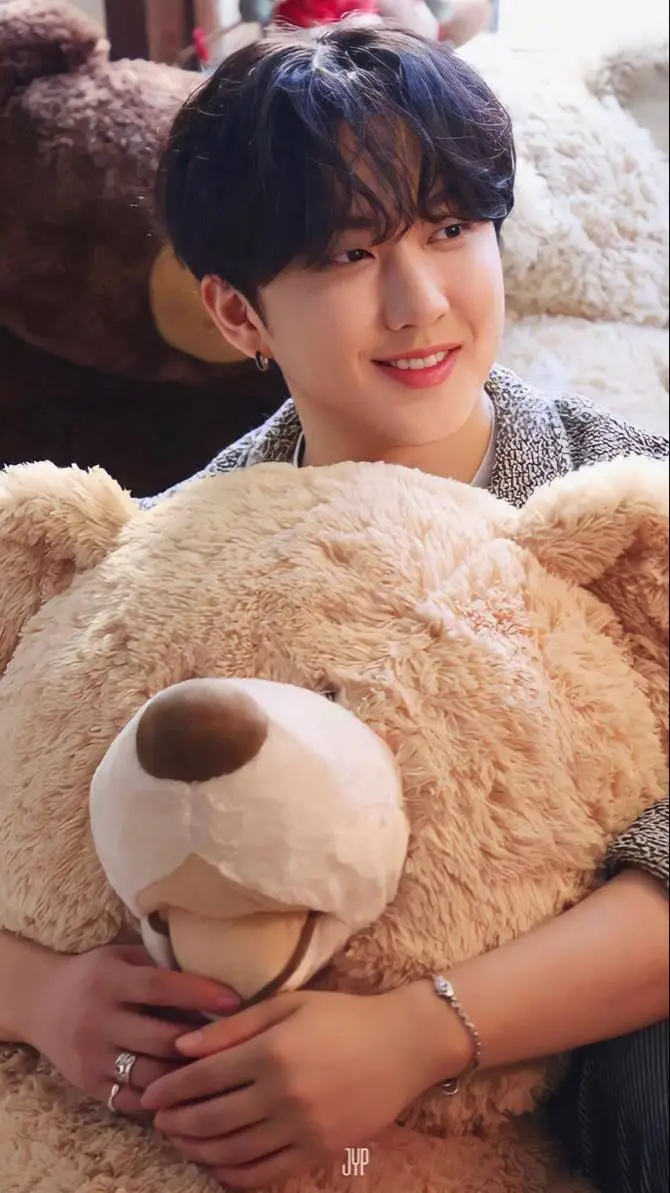 ai character: Changbin  background