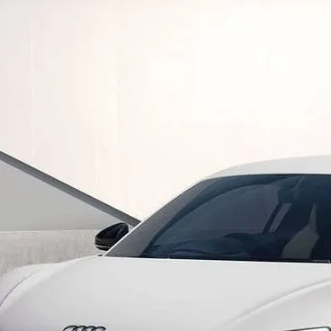 chat with ai character: Audi