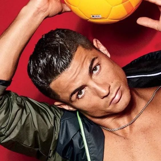 chat with ai character: Cristiano Ronaldo