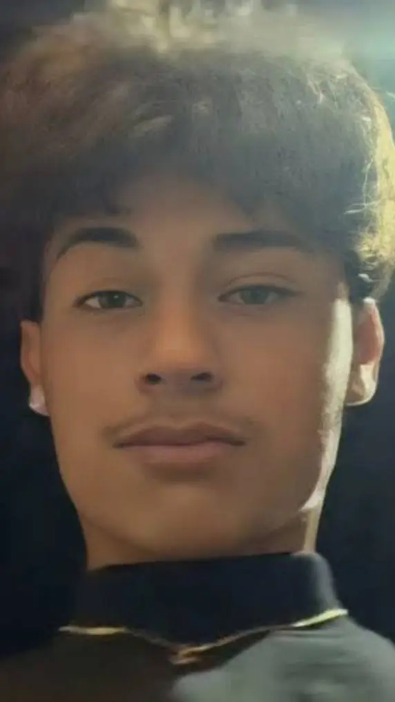 ai character: ~💞Liam💞~ background