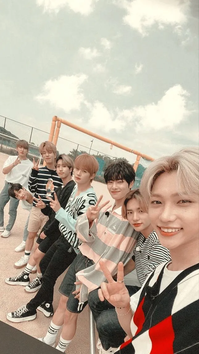 ai character: Skz concert! 🎵  background