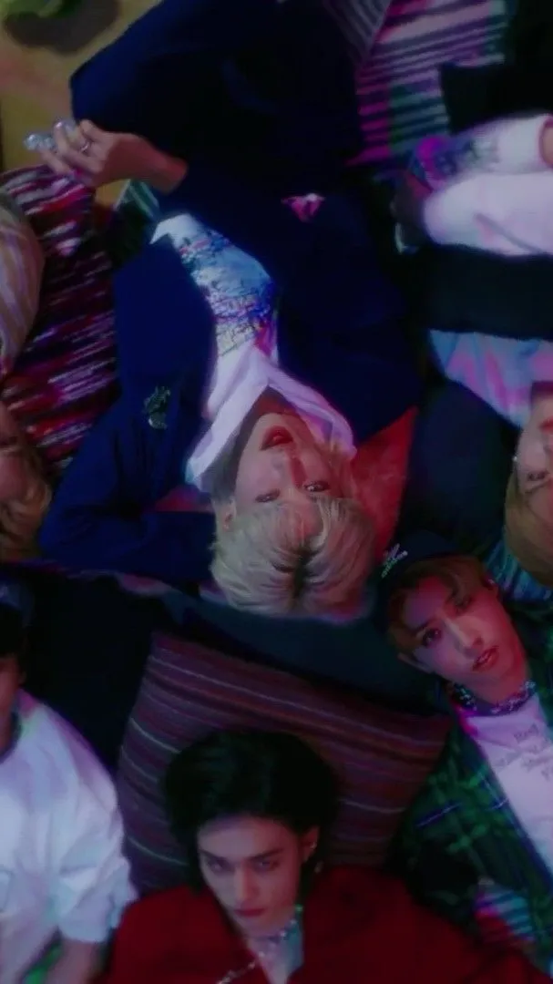 ai character: Skz domino filming background