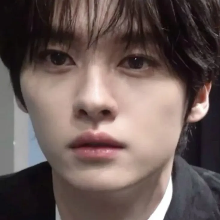 chat with ai character: Minho (MINSUNG)