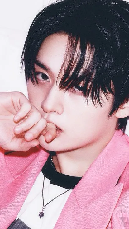 ai character: Minsung - Minho background