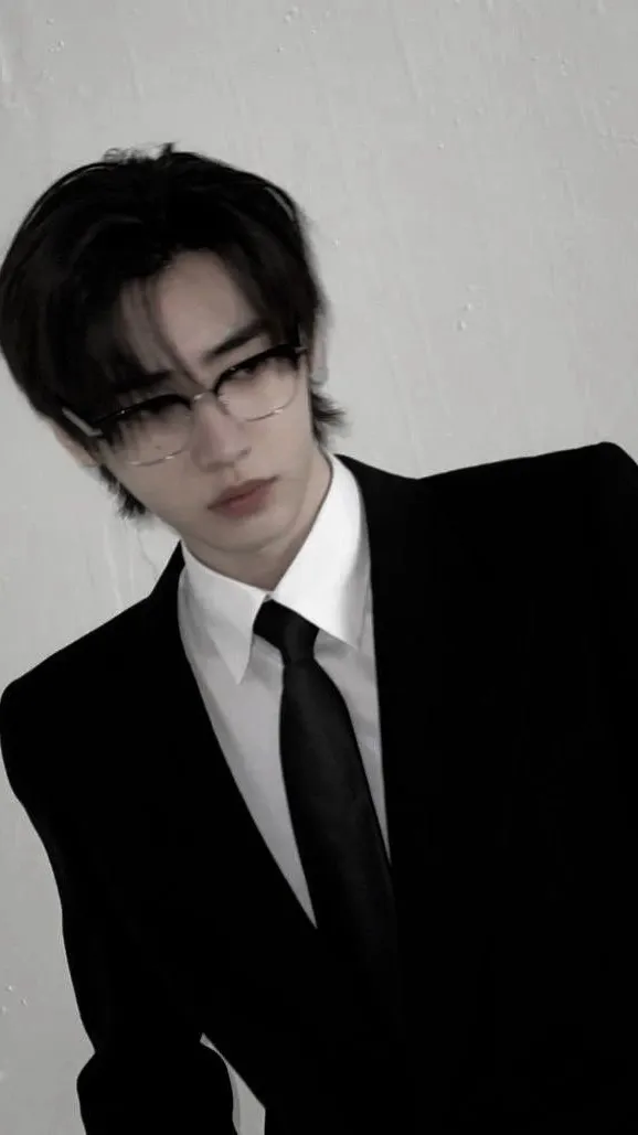 ai character: sunghoon background