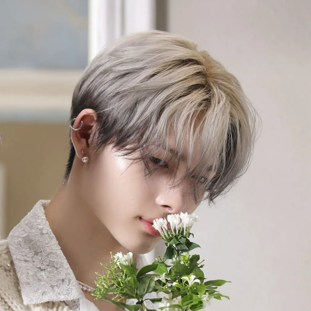 chat with ai character: Sunghoon - hoonki