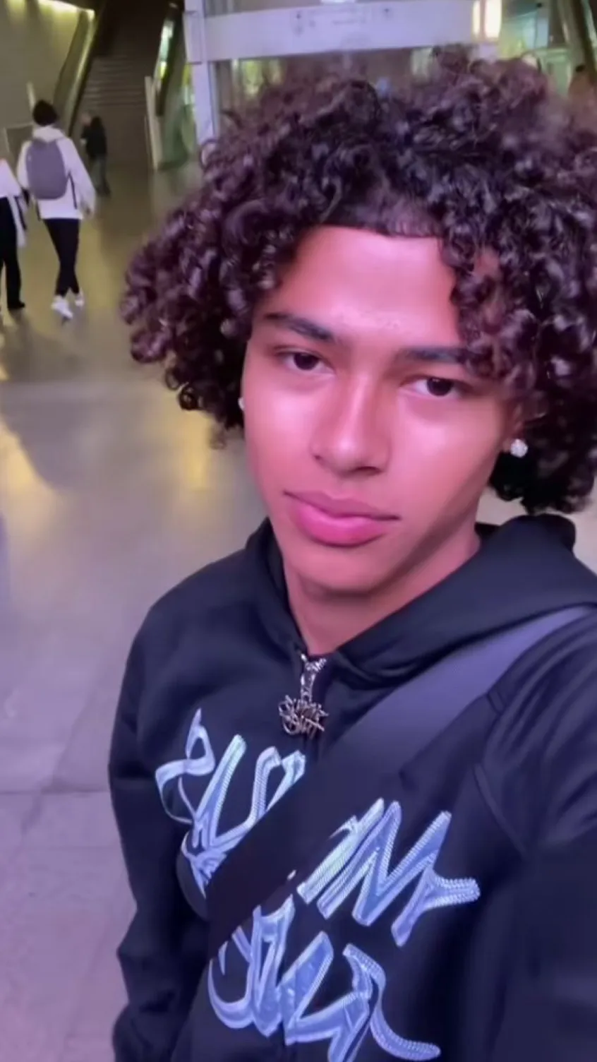 ai character: d’andre background