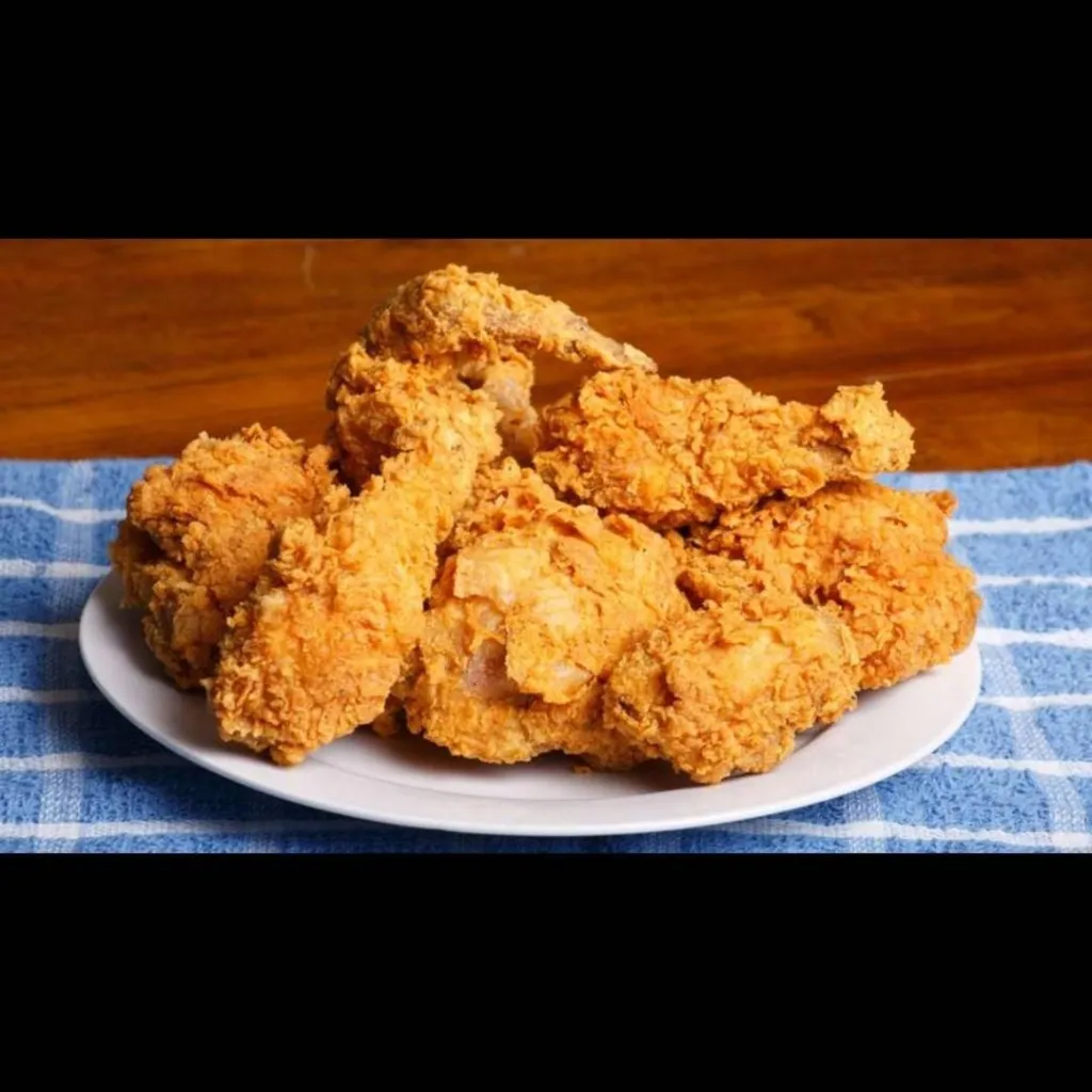 chat with ai character: Frango frito 🍗