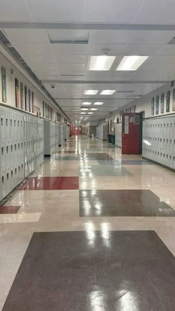ai character: escuela background