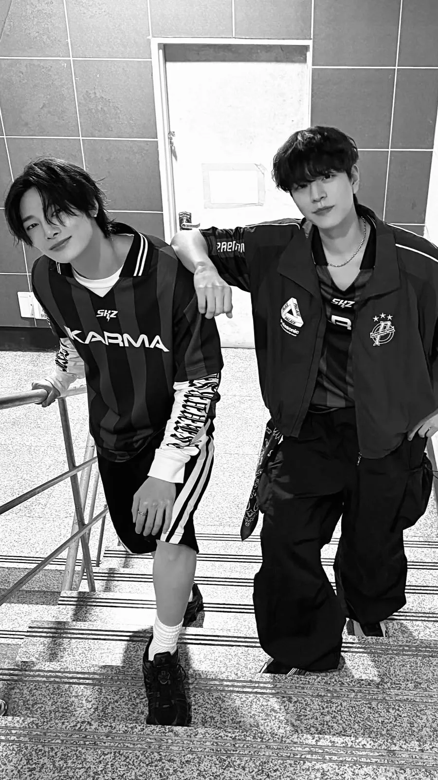 ai character: Jeongin - Seungin background