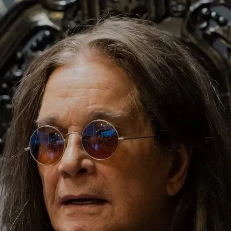 chat with ai character: Ozzy Osbourne 